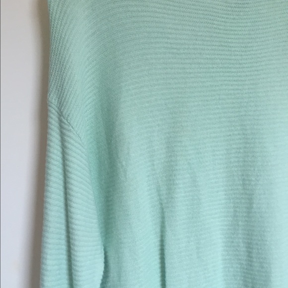 Beautiful sweater!! - Picture 3 of 3