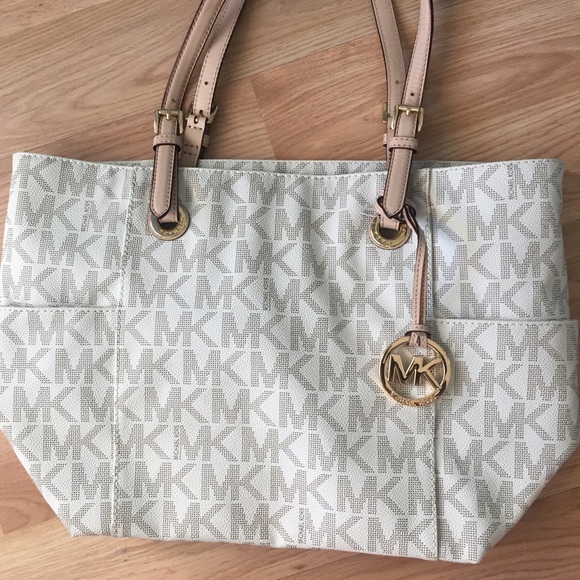 🆕 Michael Kors Signature Vanilla Tote