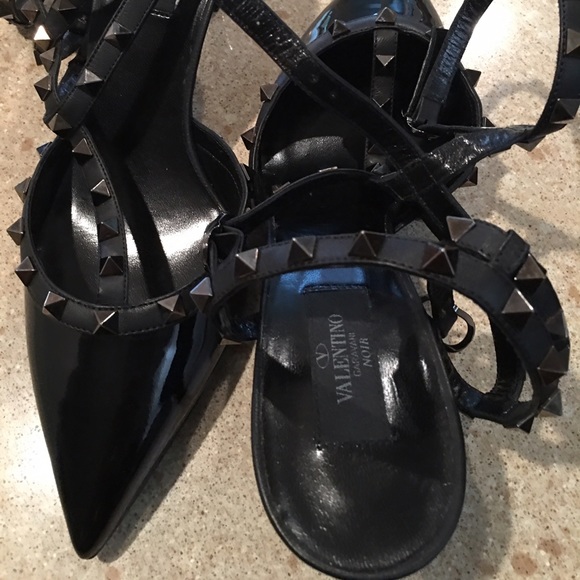 valentino noir rockstud pumps