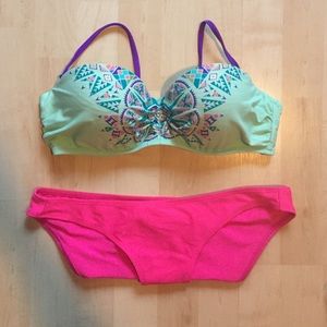 XL Padded bathing Suit top (fits C/D) and L bottom