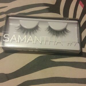 Huda Beauty Samantha Lashes