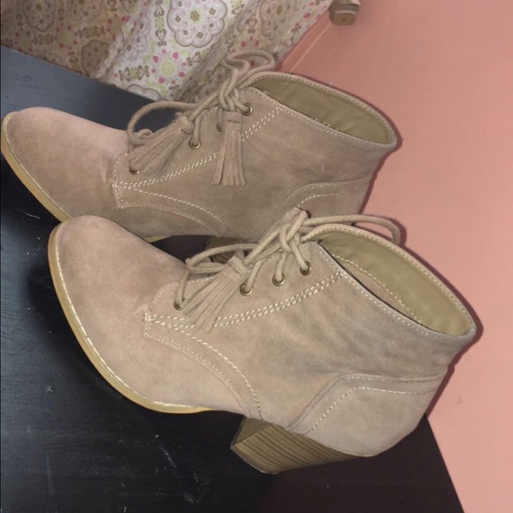 very cute tan booties worn once size 7/8!!