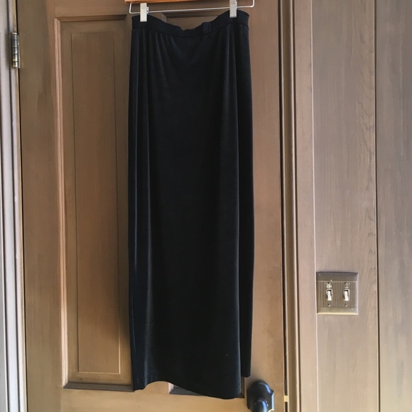 Black velvet long skirt