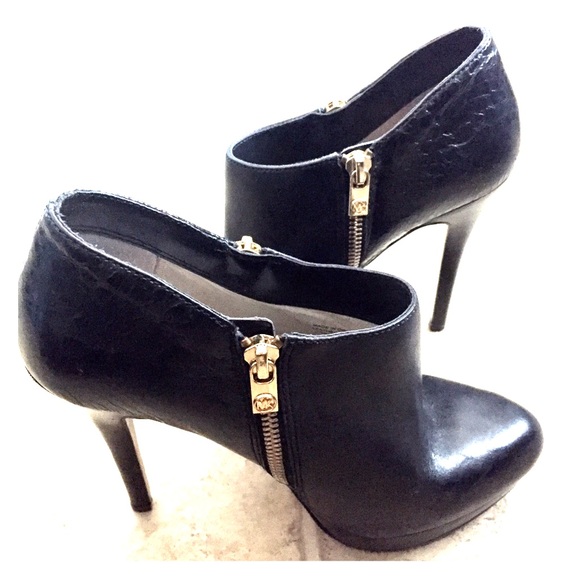 Michael Kors York black leather ankle boots.
