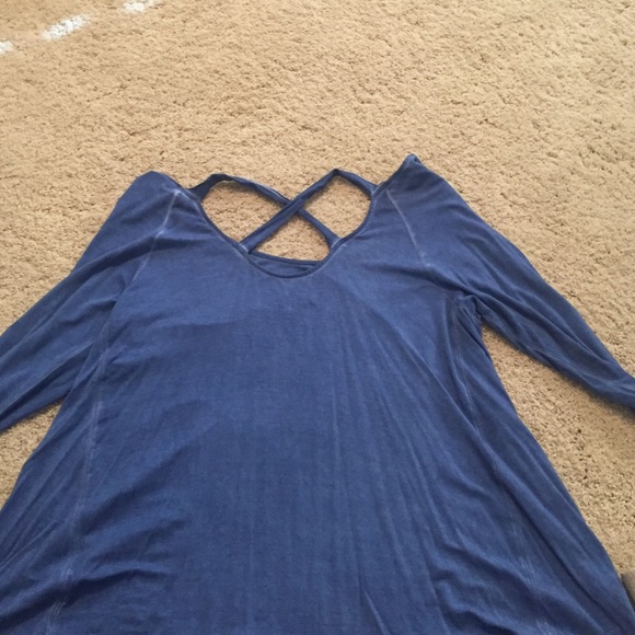 Cross back long sleeve tee American Eagle
