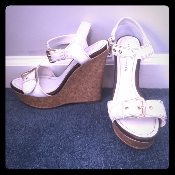 Brown and white cork wedges