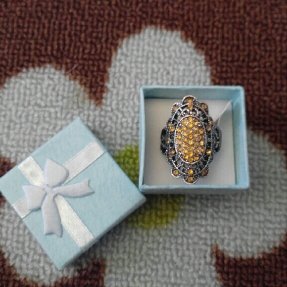 🎋FINAL SALE PRICE!🎋  Yellow Bundle #2 - Picture 3 of 4