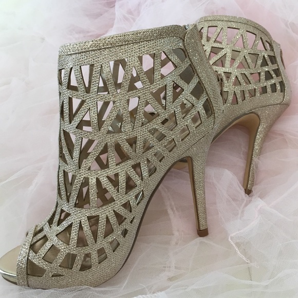 🎉Brand new sexy gold high heels - Picture 4 of 4