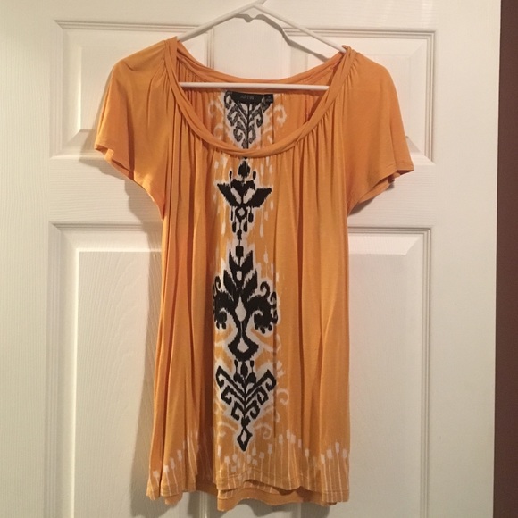 Short-sleeved top