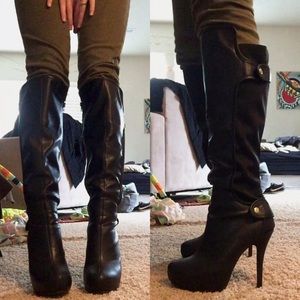 ⏰SOLD⏰Knee high faux leather boots