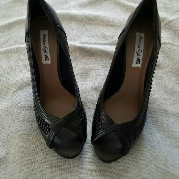 American Eagle Chunky Heel Peep Toe