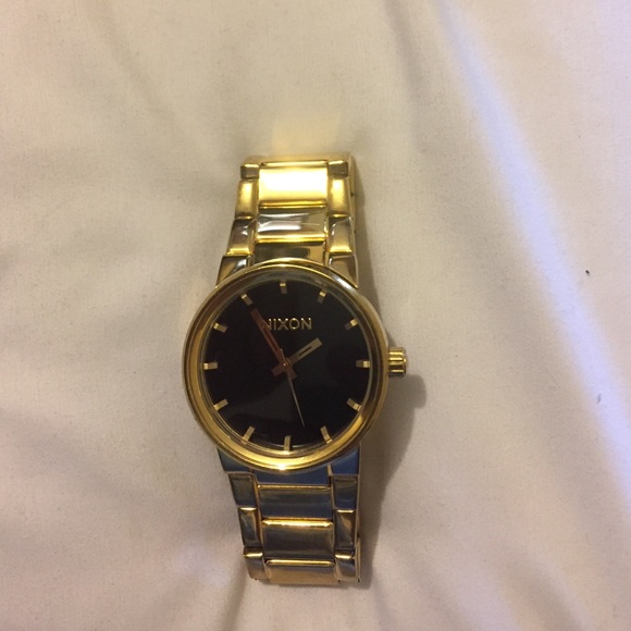 Nixon watch