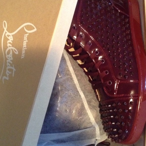 Christian Louboutin - Picture 3 of 3