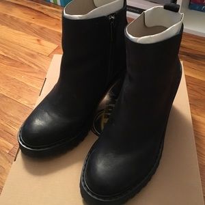 Dr. Marten Magdalena Boot, Brand new in box, size7