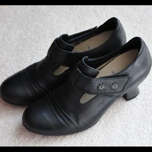 Wolky womens stacked heels black leather 9.5 41