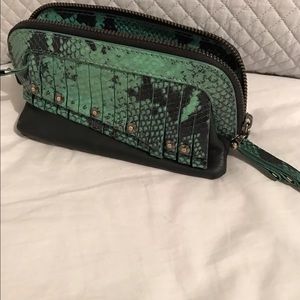 Cosmetic bag