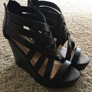 Black wedges