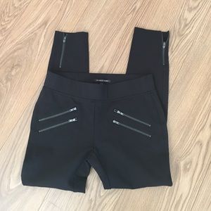 **SOLD**Victoria's Secret black legging.  Size 6.