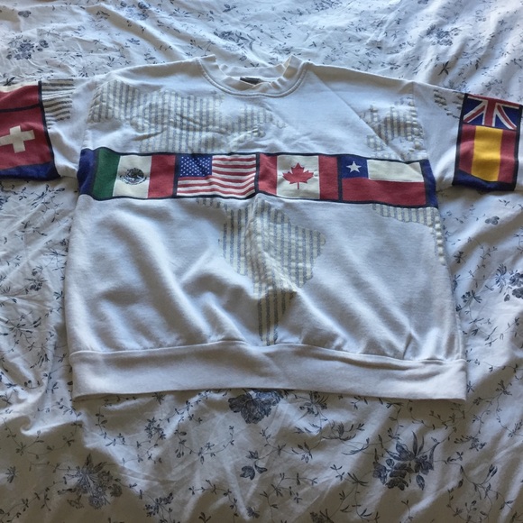 VINTAGE world map flag sweatshirt - Picture 1 of 3