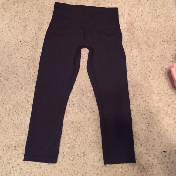 Wunder-Under high waisted crops