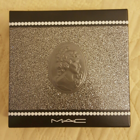 Mac eyeshadow