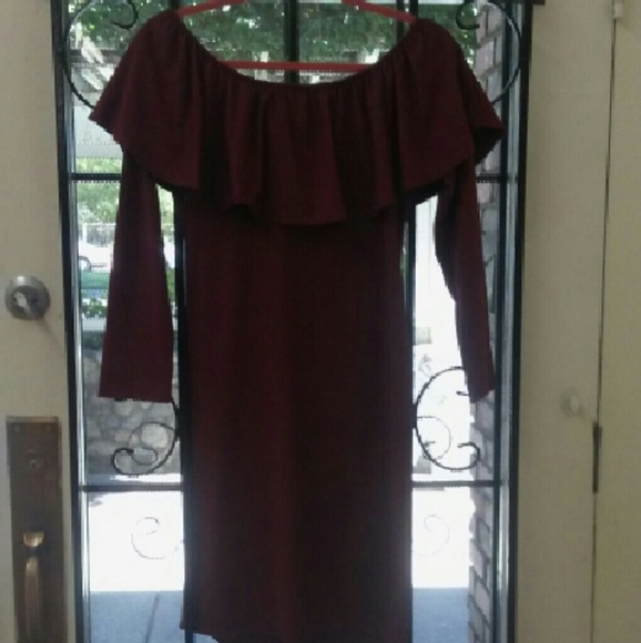 Long sleeve maroon dress