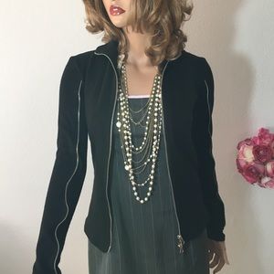 Cashmere black jacket with zipper