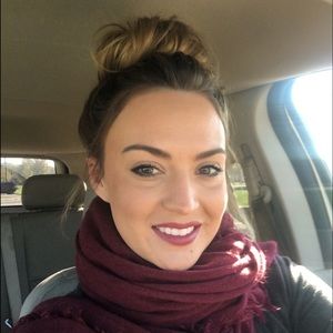 Meet your Posher, Holli