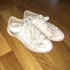 Nfinity cheer shoes