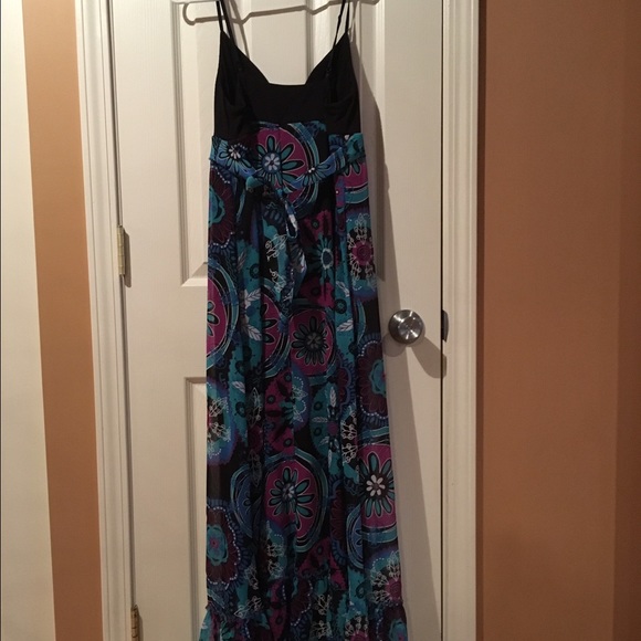 *SOLD* maxi dress sz M - Picture 2 of 4