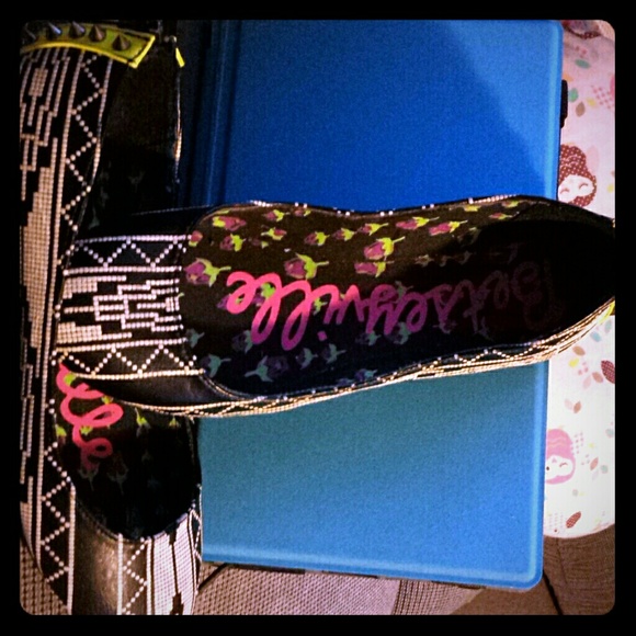 Betseyville Aztec black and white flats w/spikes - Picture 1 of 1
