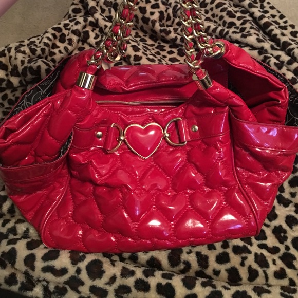 Betsy Johnson Puffy Hearts Shoulder Bag❤️