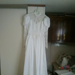 Vintage wedding dress