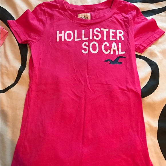 Hollister graphic t