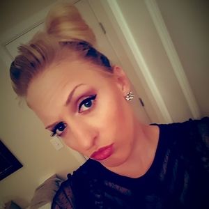 Meet your Posher, Jenn