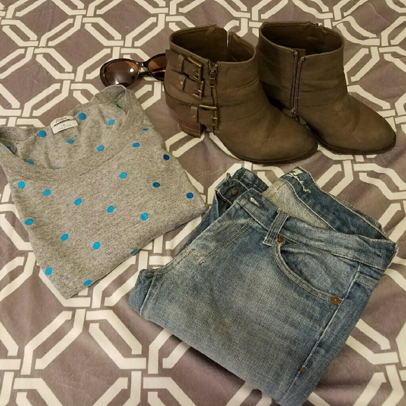 Sweaters - Adorable Gray and Blue Polka Dot Sweater