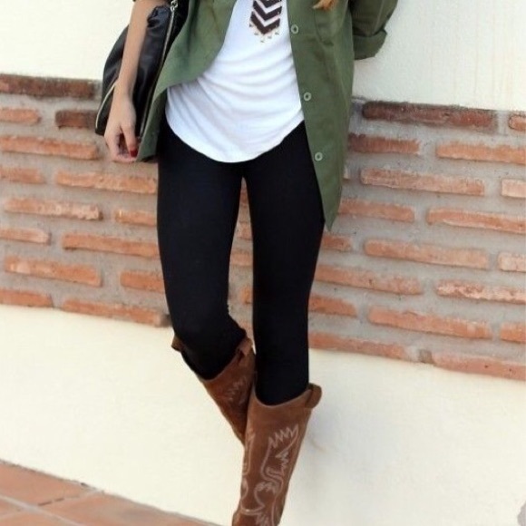 ❤️LAST PAIR❤️Ultra Soft Black Leggings - Picture 3 of 8