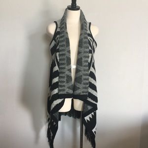 Twiggy Vest Poncho Fringed New without Tags