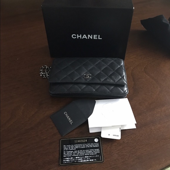 Authentic Chanel lambskin purse