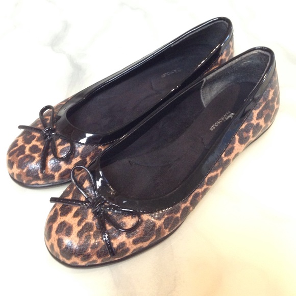 Leopard print flats