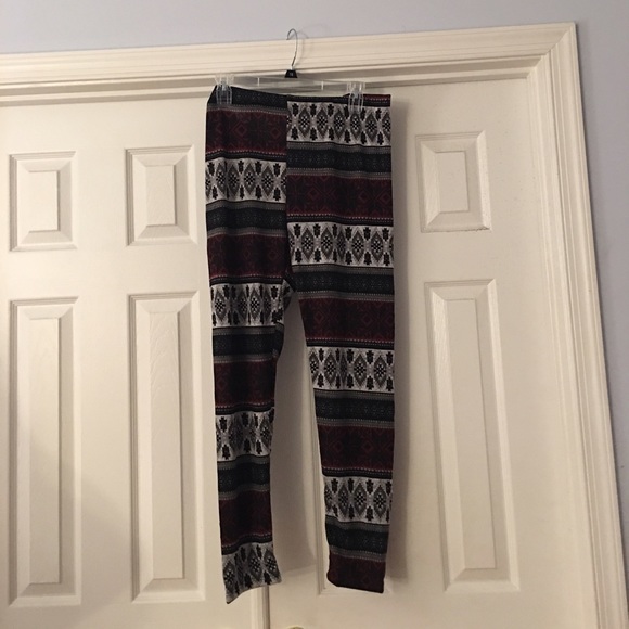 ⚡️FLASH SALE- leggings run 2 sizes small - Picture 3 of 3