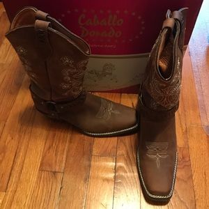 🎉Sale🎉Embroidered, genuine leather boots