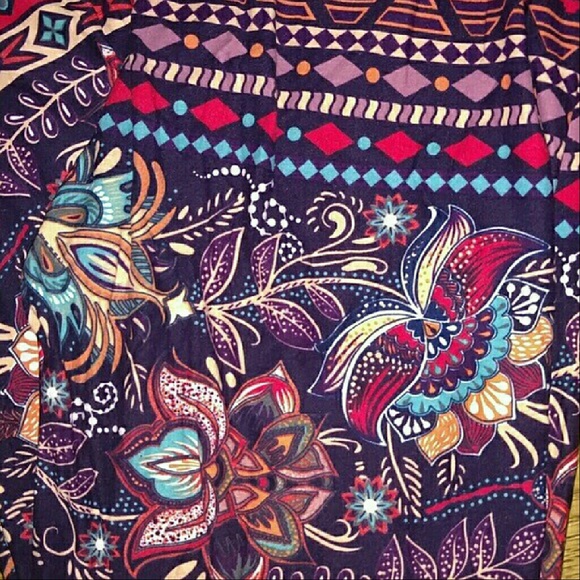 Last 1 🎠 PLUS SIZE Soft Paisley Feather Leggings - Picture 4 of 4