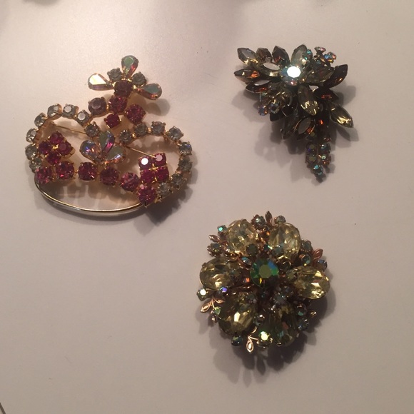 Three vintage brooches.