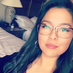 Meet your Posher, Salina