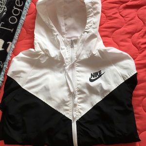 Nike Zip Up size large. Never worn!