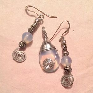 NWOT HANDMADE Pendant & Matching Earrings!