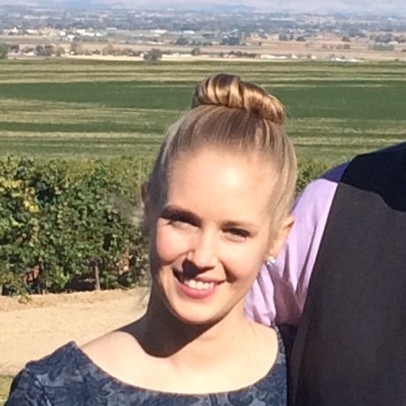 Meet your Posher, Laura - Picture 2 of 2