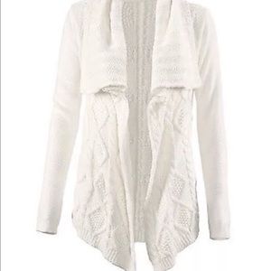 CAbi women's white sweater Sz Large 100% cotton