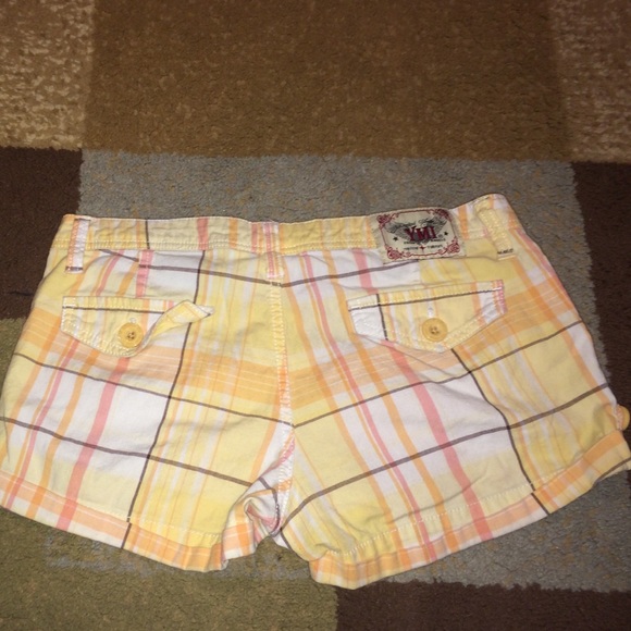 Plaid shorts - Picture 2 of 2